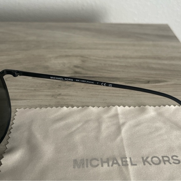 MK Kona Sunglasses - Picture 4 of 6